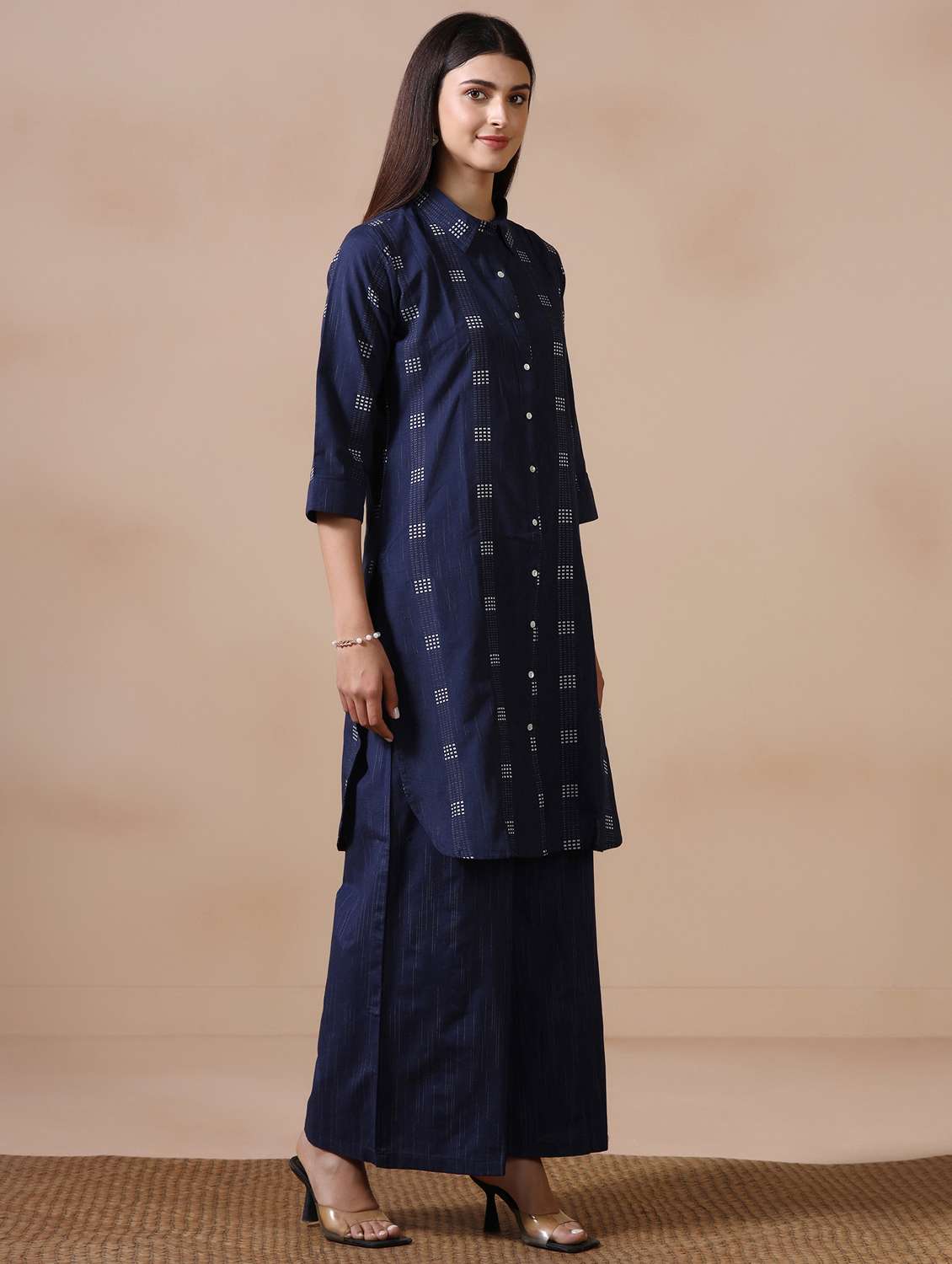 women self design three quarter sleeve kurta palazzo set - 22502099 -  Standard Image - 3