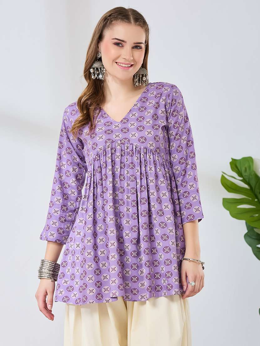 women printed v neck flared kurti