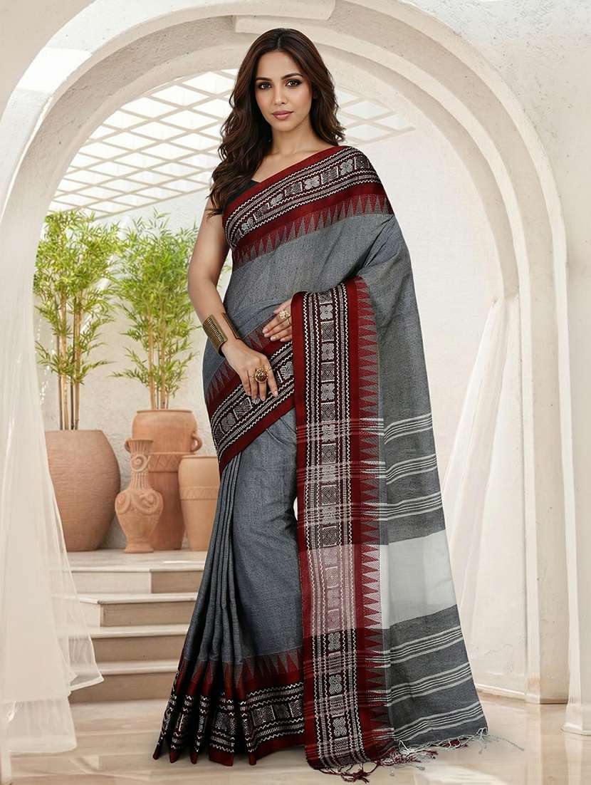 women solid with bordered handloom saree with blouse