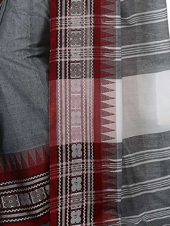 women solid with bordered handloom saree with blouse - 22502591 -  Standard Image - 3