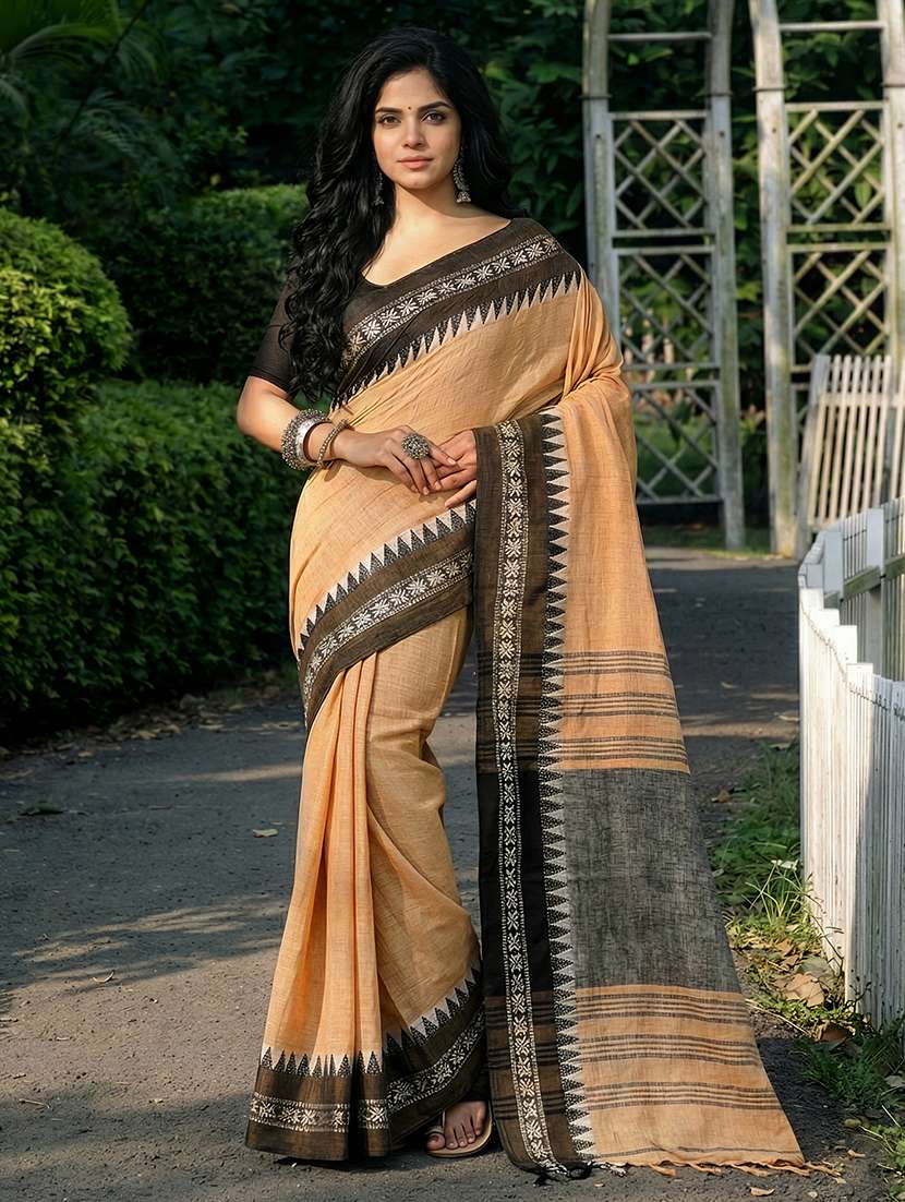 women solid with bordered handloom saree with blouse