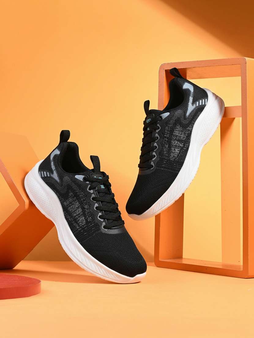 men black lace up sport shoe