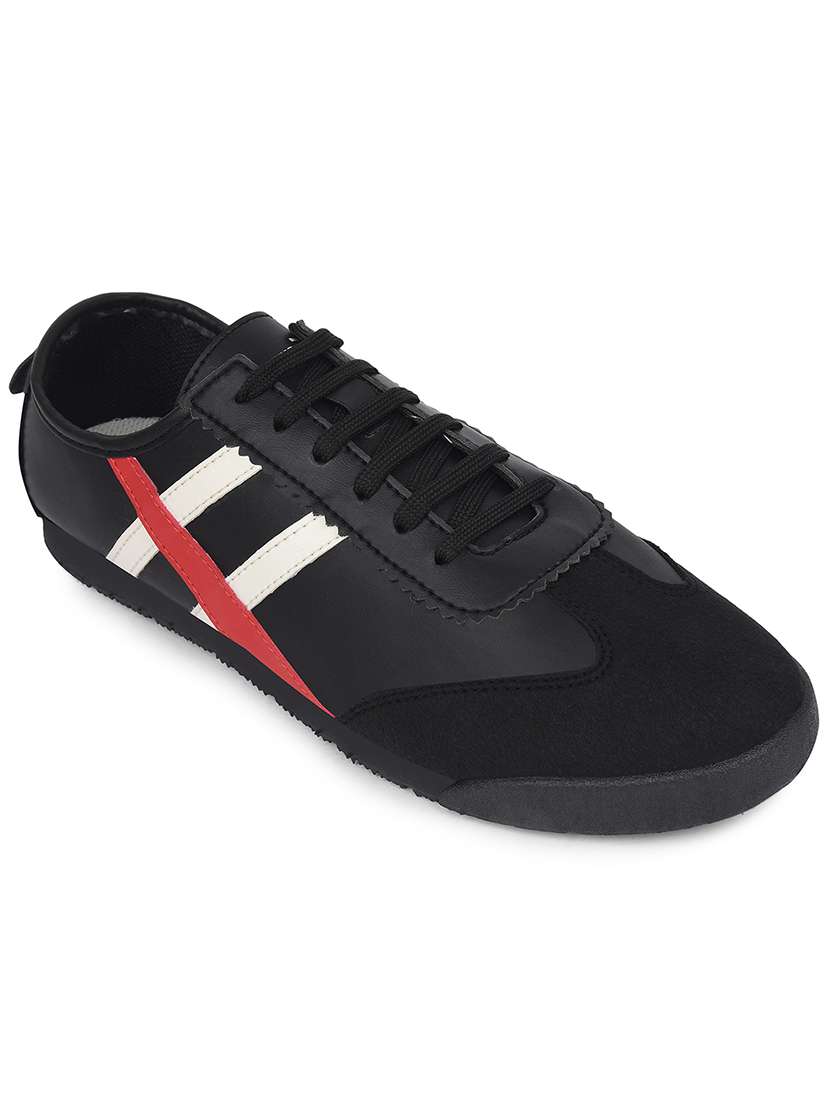 men black lace up sneaker