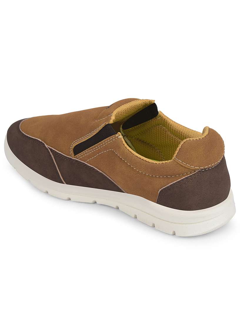 men nude slip on sneaker - 22502693 -  Standard Image - 3