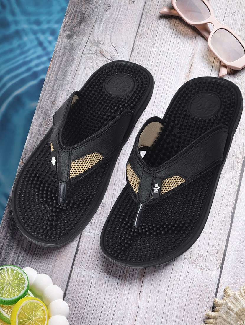 men black toe separator slipper