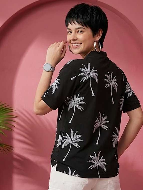 women printed short sleeves polo neck t-shirt - 22502847 -  Standard Image - 3