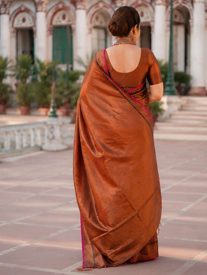 women solid handloom saree with blouse - 22502860 -  Standard Image - 3