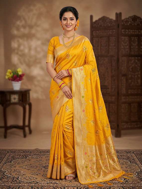 women self design banarasi saree with blouse