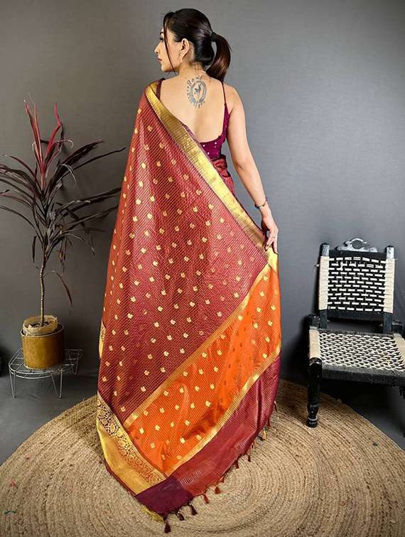 women self design bordered saree with blouse - 22503103 -  Standard Image - 3