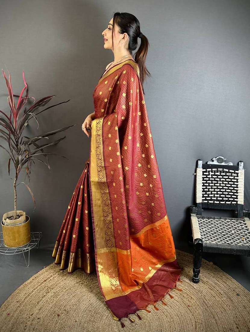 women self design bordered saree with blouse - 22503105 -  Standard Image - 3
