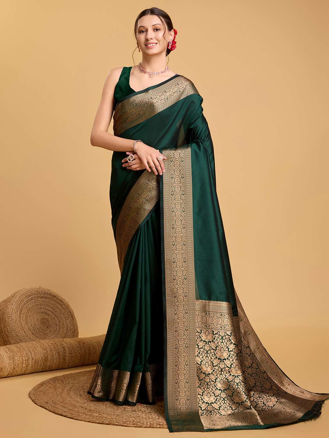 women solid with bordered saree with blouse