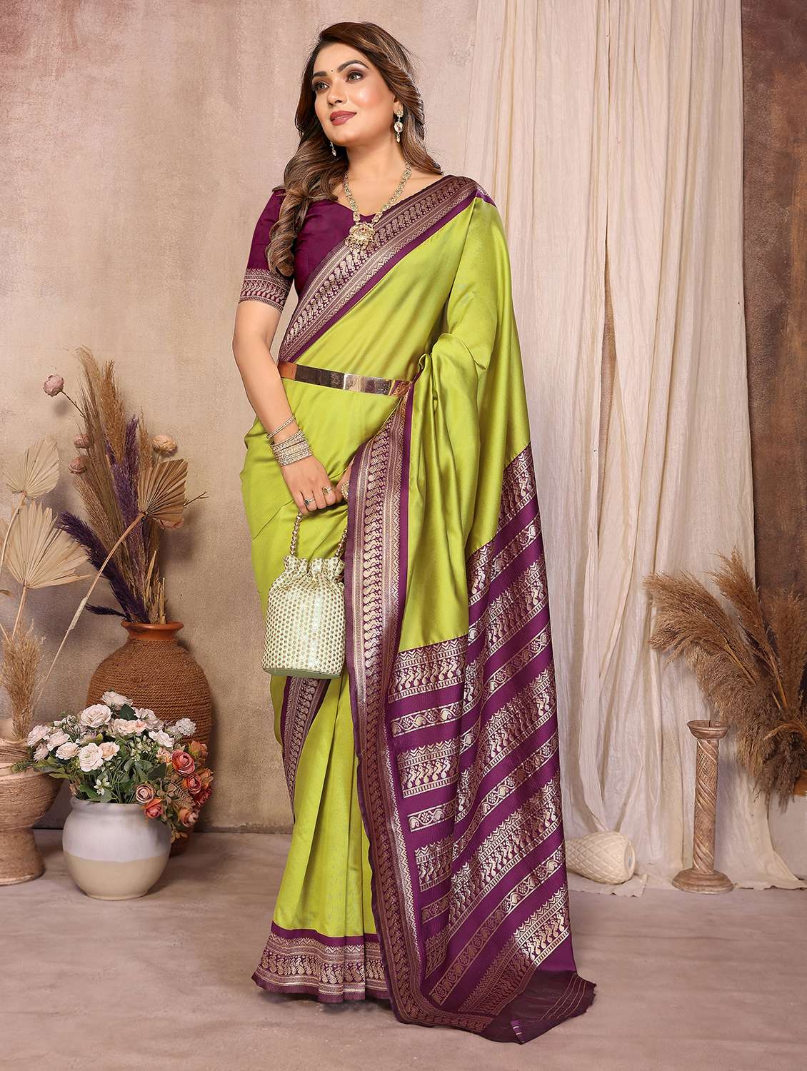 women solid with bordered saree with blouse - 22503207 -  Standard Image - 5