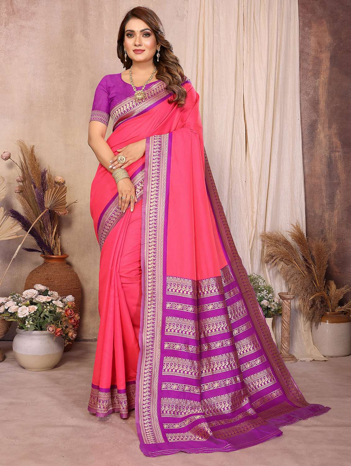 women solid with bordered saree with blouse