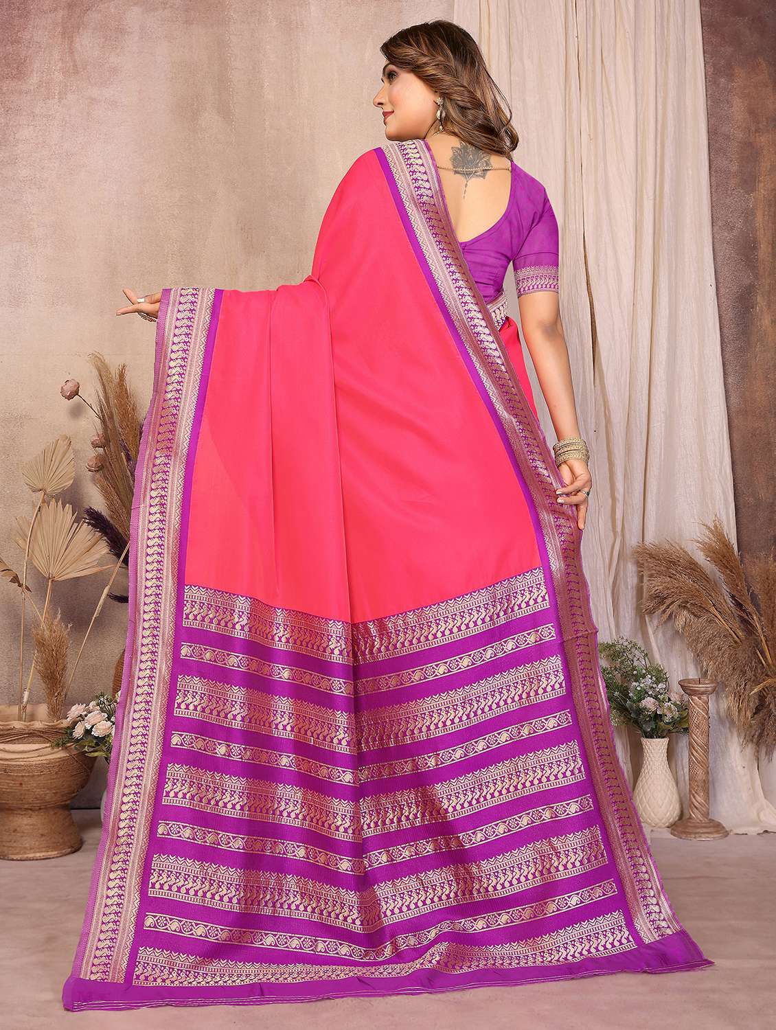 women solid with bordered saree with blouse - 22503209 -  Standard Image - 3