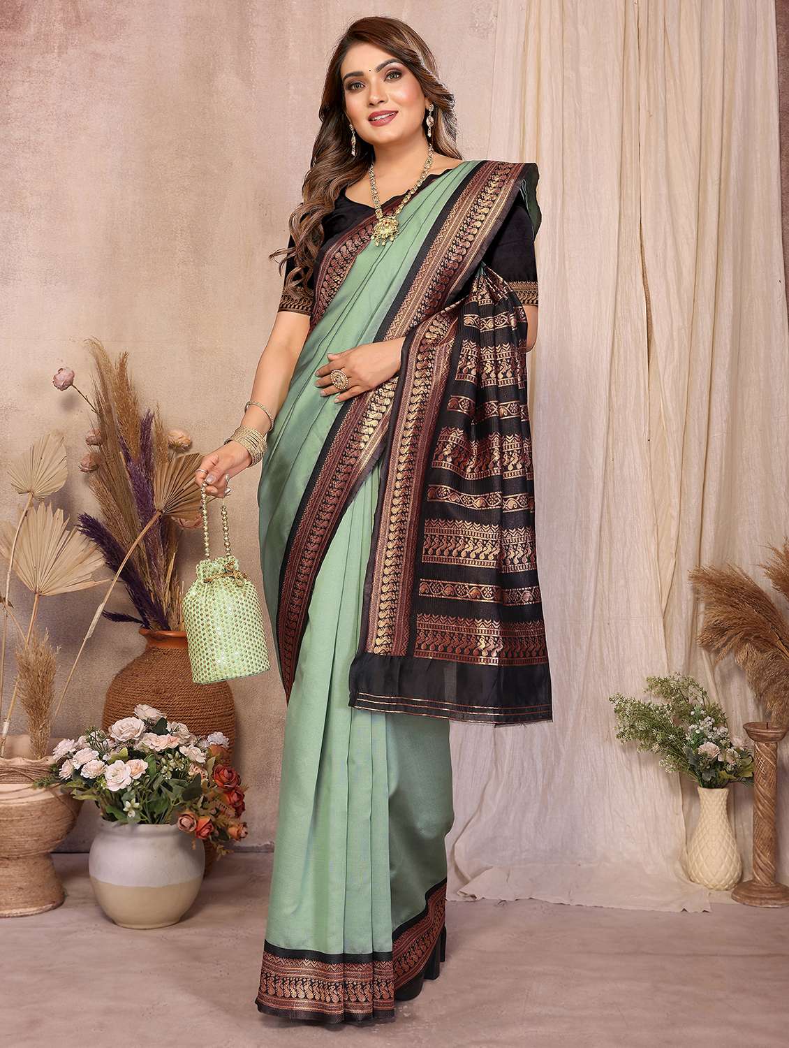 women solid with bordered saree with blouse - 22503210 -  Standard Image - 5