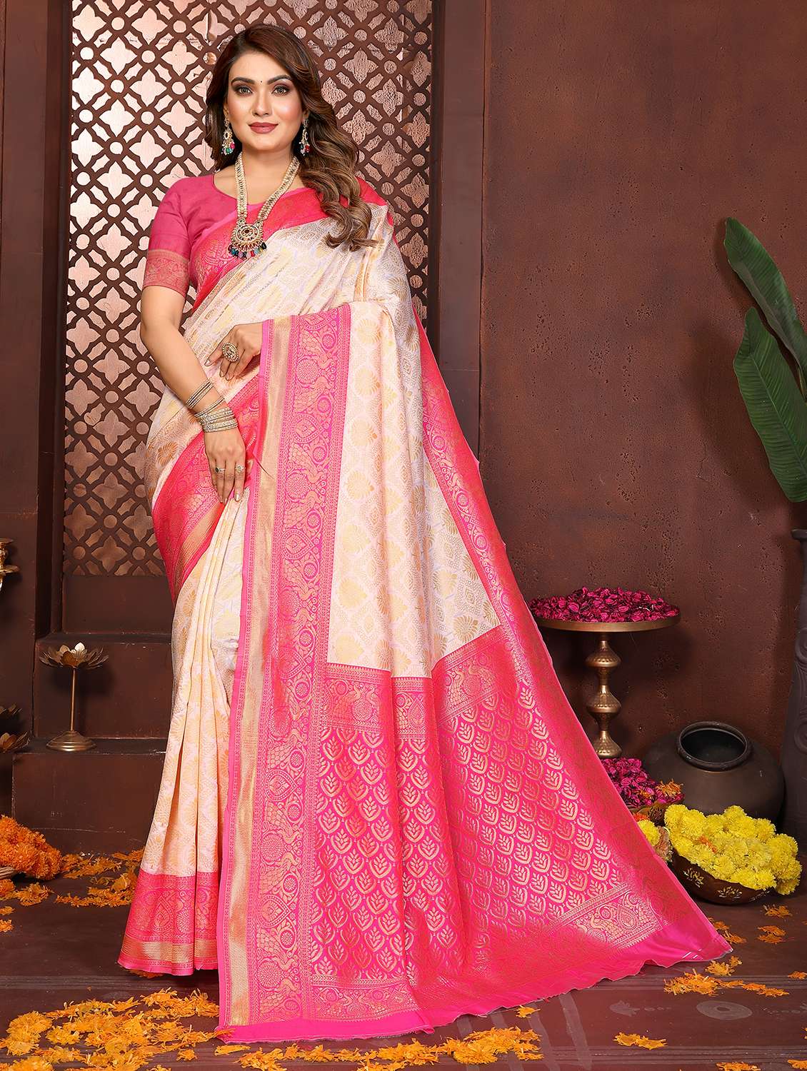 women self design banarasi saree with blouse