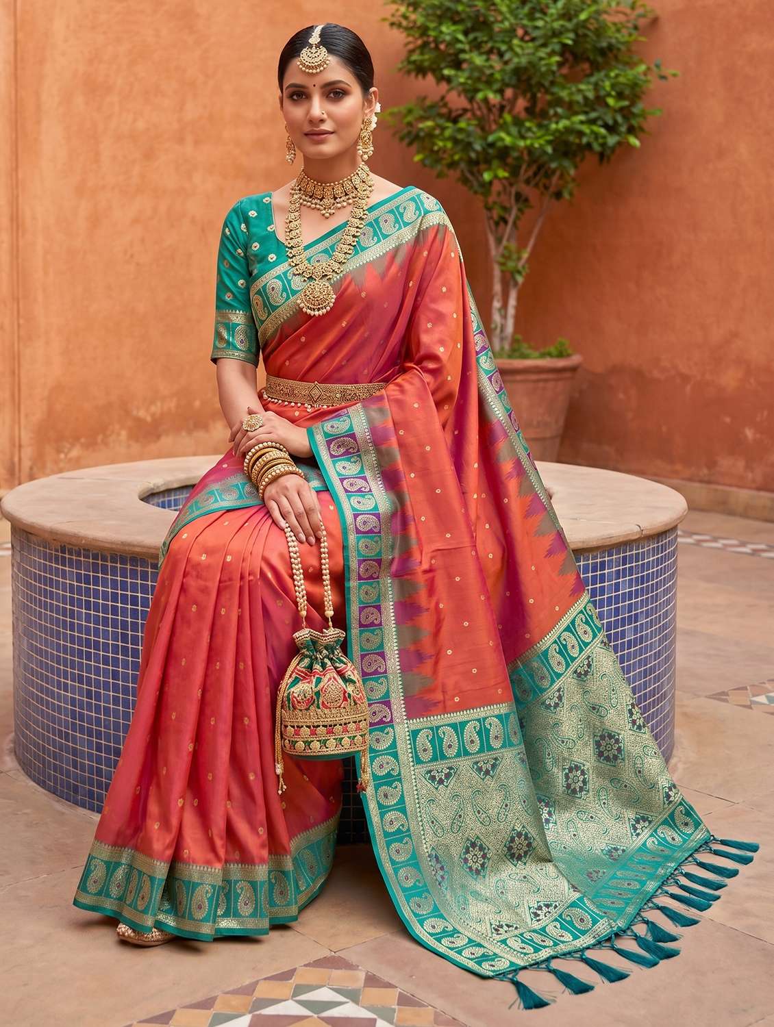 women self design kanjivaram saree with blouse - 22503225 -  Standard Image - 3