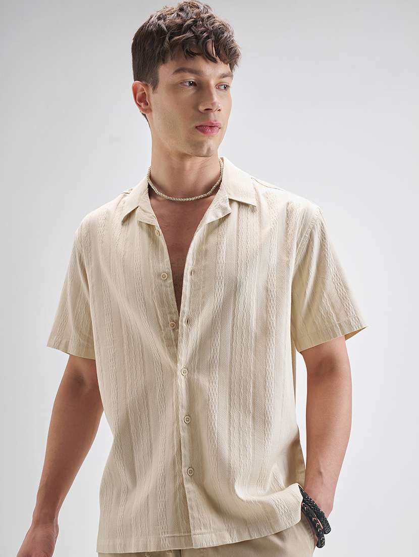 men textured short sleeve regular fit casual shirt