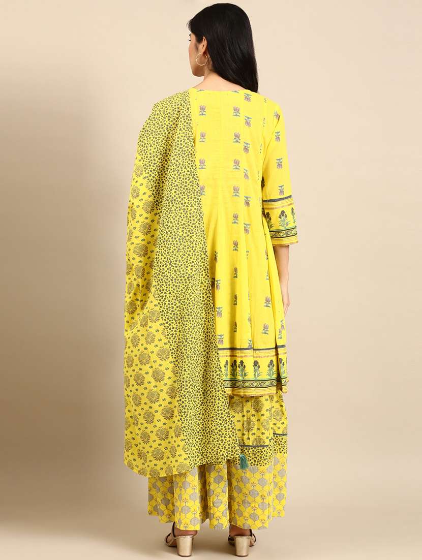 women printed sweetheart neck kurta and skirt set with dupatta - 22504848 -  Standard Image - 3