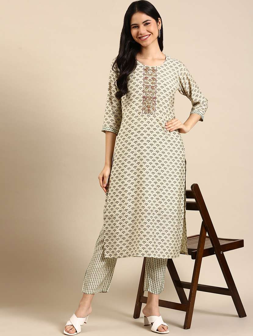 women printed three quarter sleeve kurta pant set