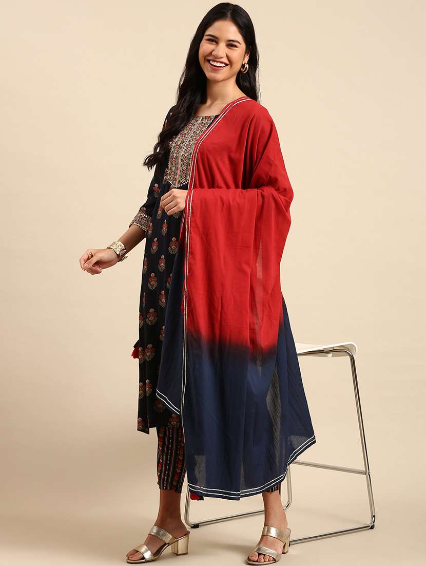 women printed round neck kurta and pant set with dupatta