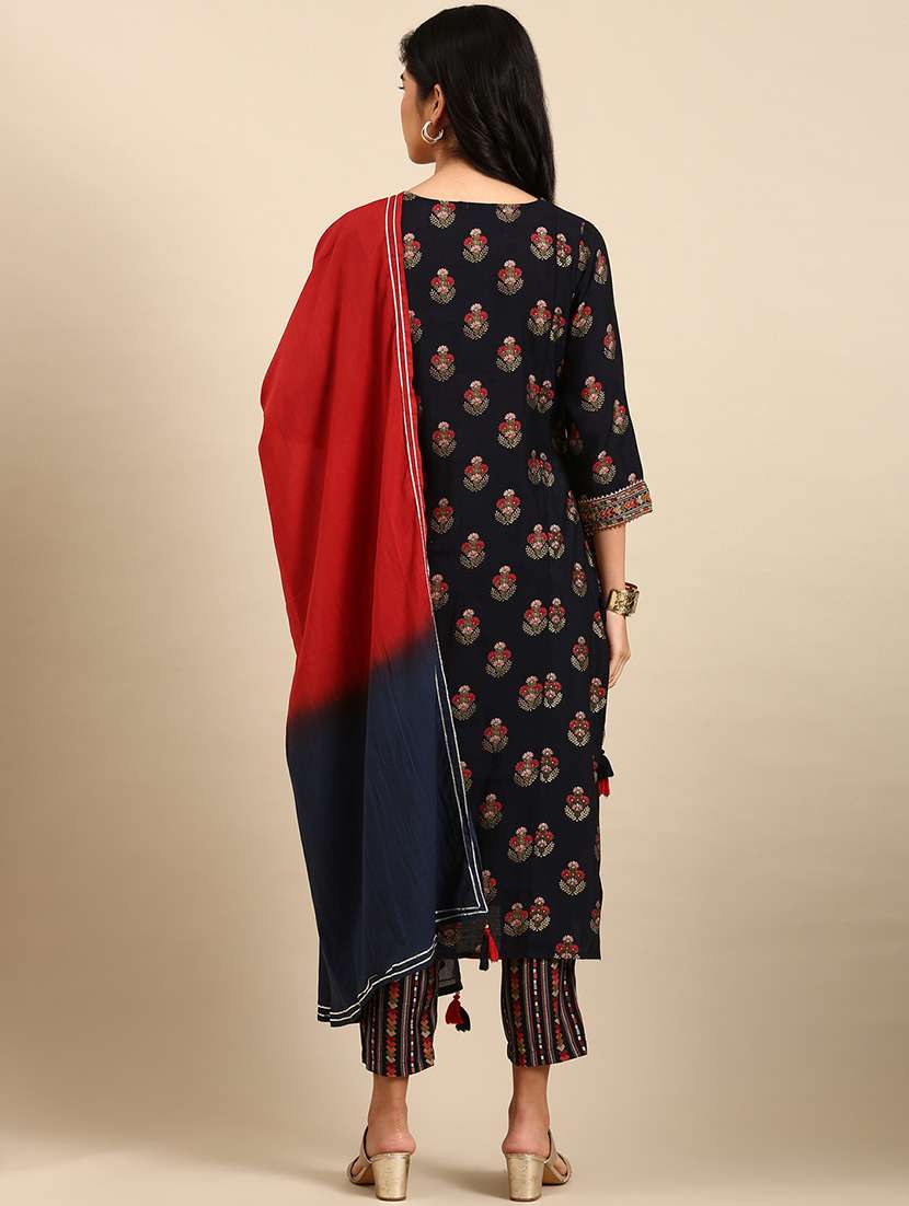 Women Printed Round Neck Kurta And Pant Set With Dupatta - 22504858 -  Standard Image - 3