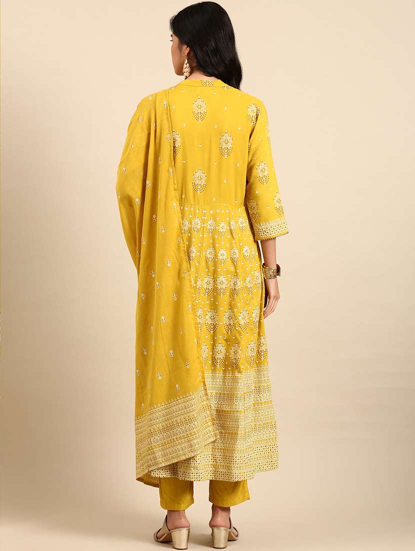 Women Printed Mandarin Neck Kurta And Pant Set With Dupatta - 22504868 -  Standard Image - 3