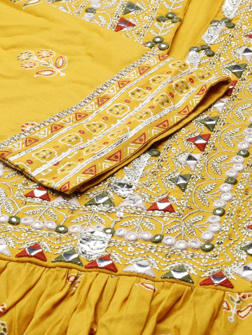 Women Printed Mandarin Neck Kurta And Pant Set With Dupatta - 22504868 -  Standard Image - 8