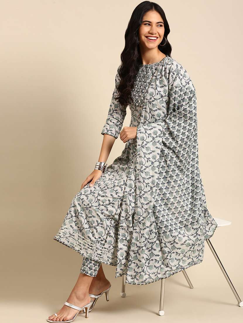 women printed round neck kurta and pant set with dupatta