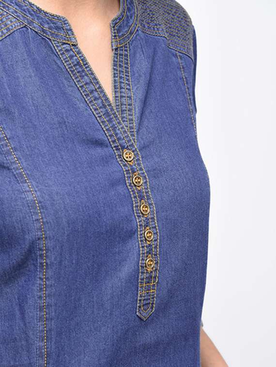 women solid three quarter sleeve denim straight kurta - 22504898 -  Standard Image - 5