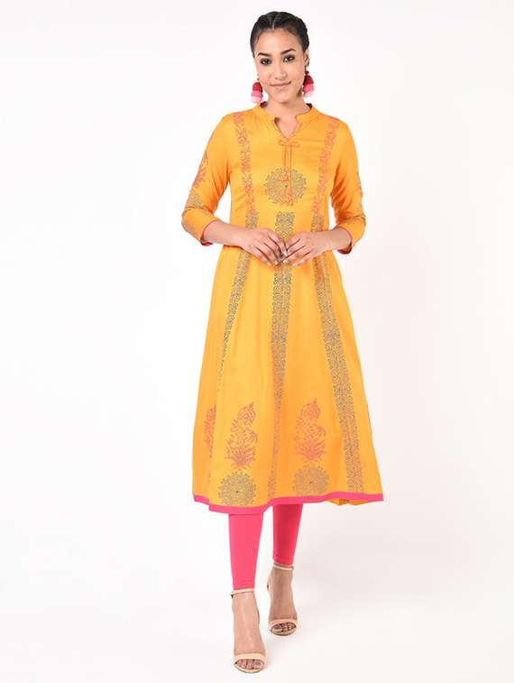 women printed three quarter sleeve anarkali kurta