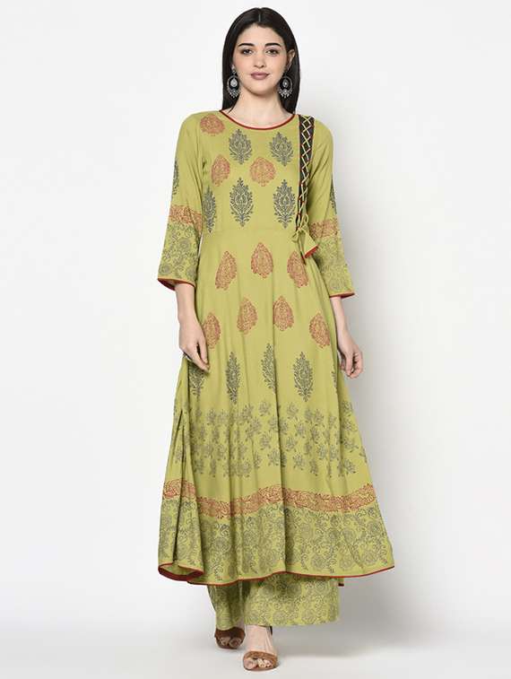 women printed three quarter sleeve kurta palazzo set