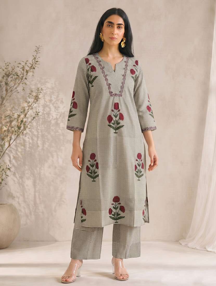women checkered notch neck kurta and palazzo set