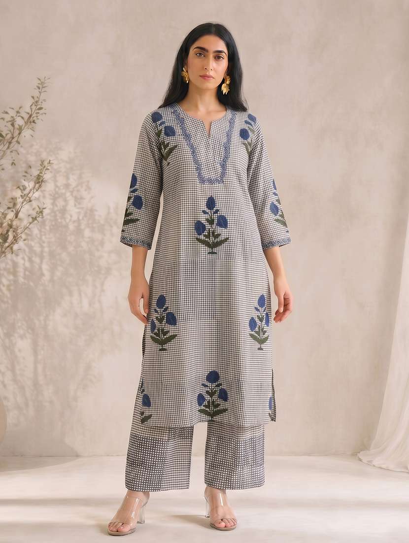 women checkered notch neck kurta and palazzo set