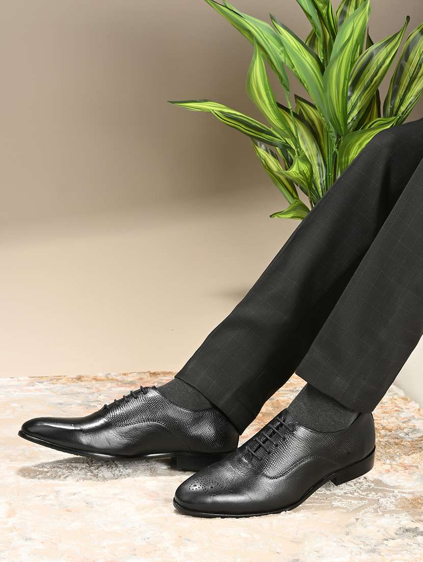 men black lace-up oxford - 22504991 -  Standard Image - 5