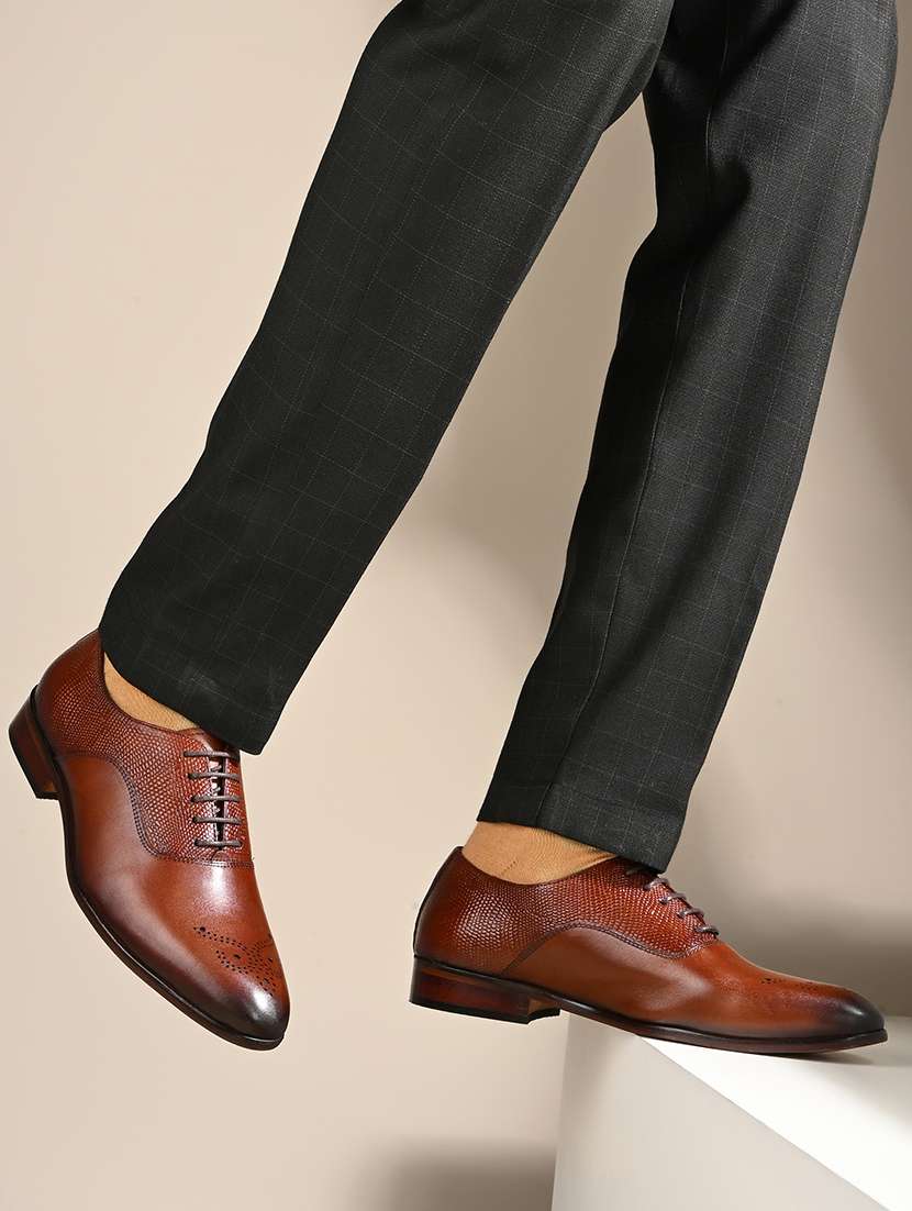 men brown lace-up oxford - 22504992 -  Standard Image - 5