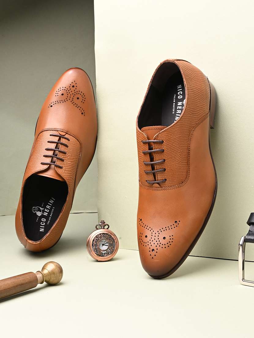 men tan lace-up oxford