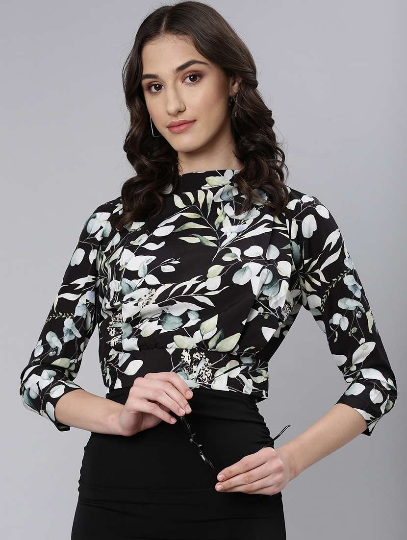 women printed mock neck three quarter sleeves crop top