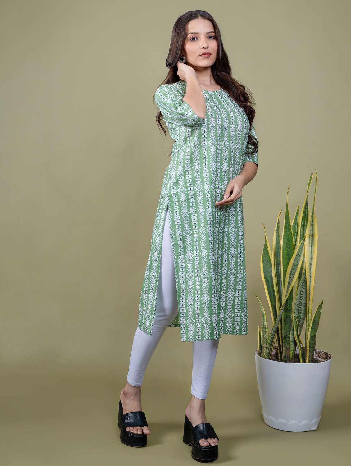women printed round neck straight kurta - 22505342 -  Standard Image - 3