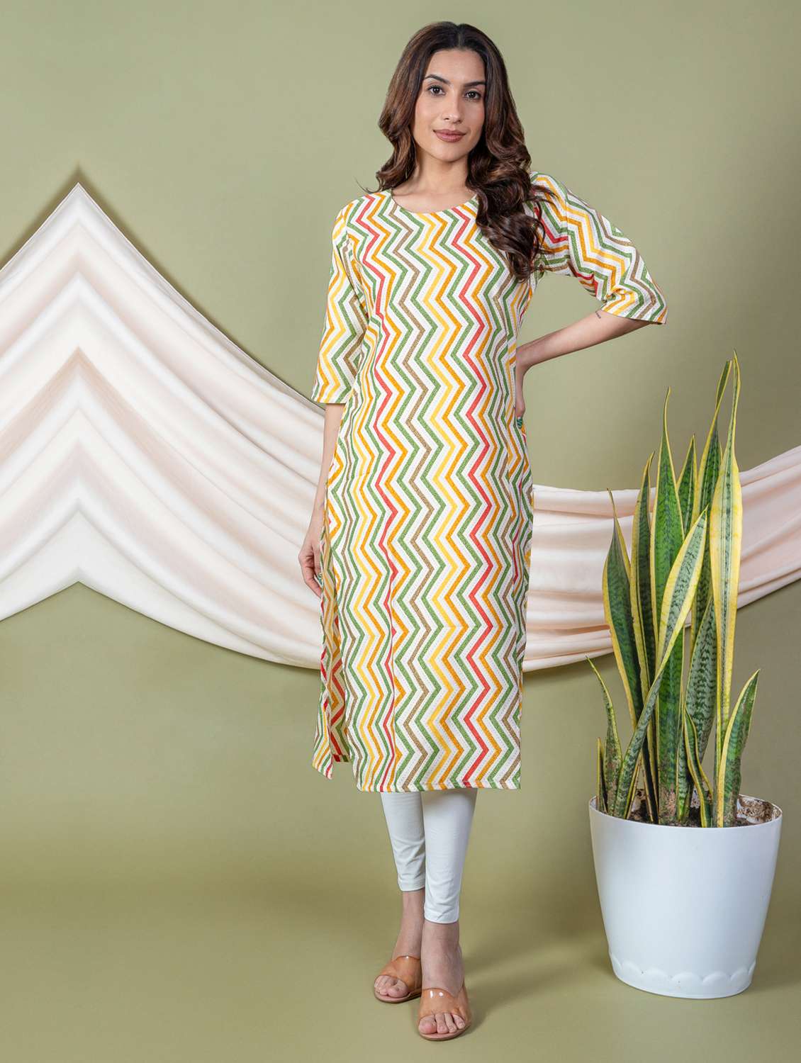 women printed round neck straight kurta