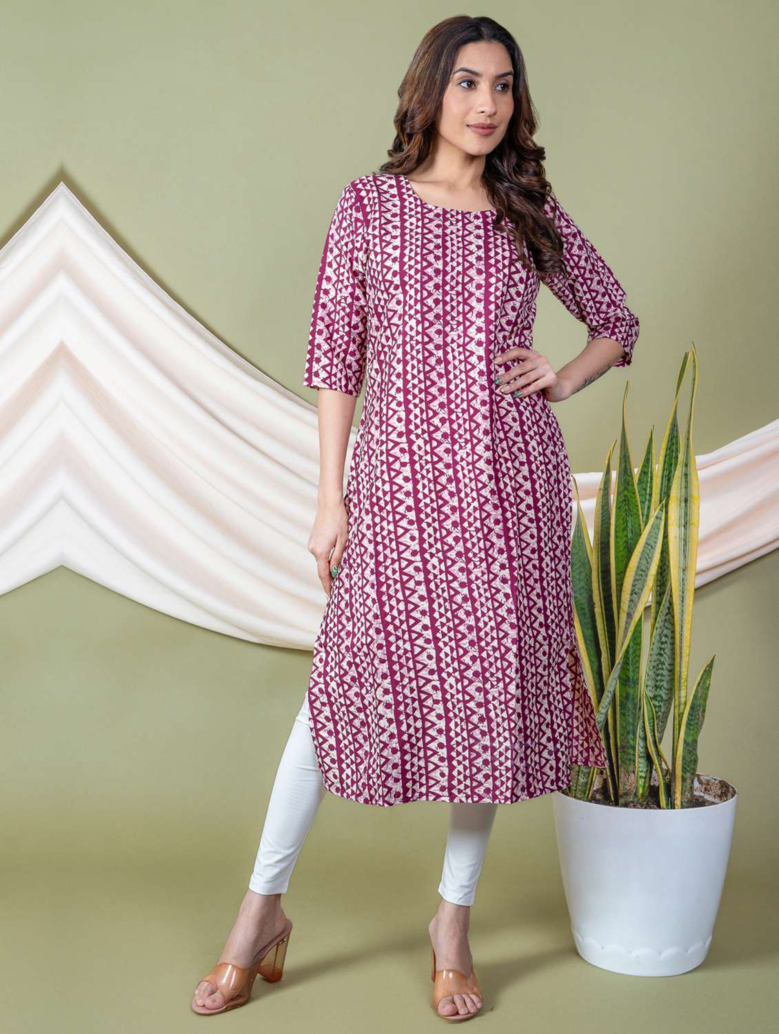 women printed round neck straight kurta