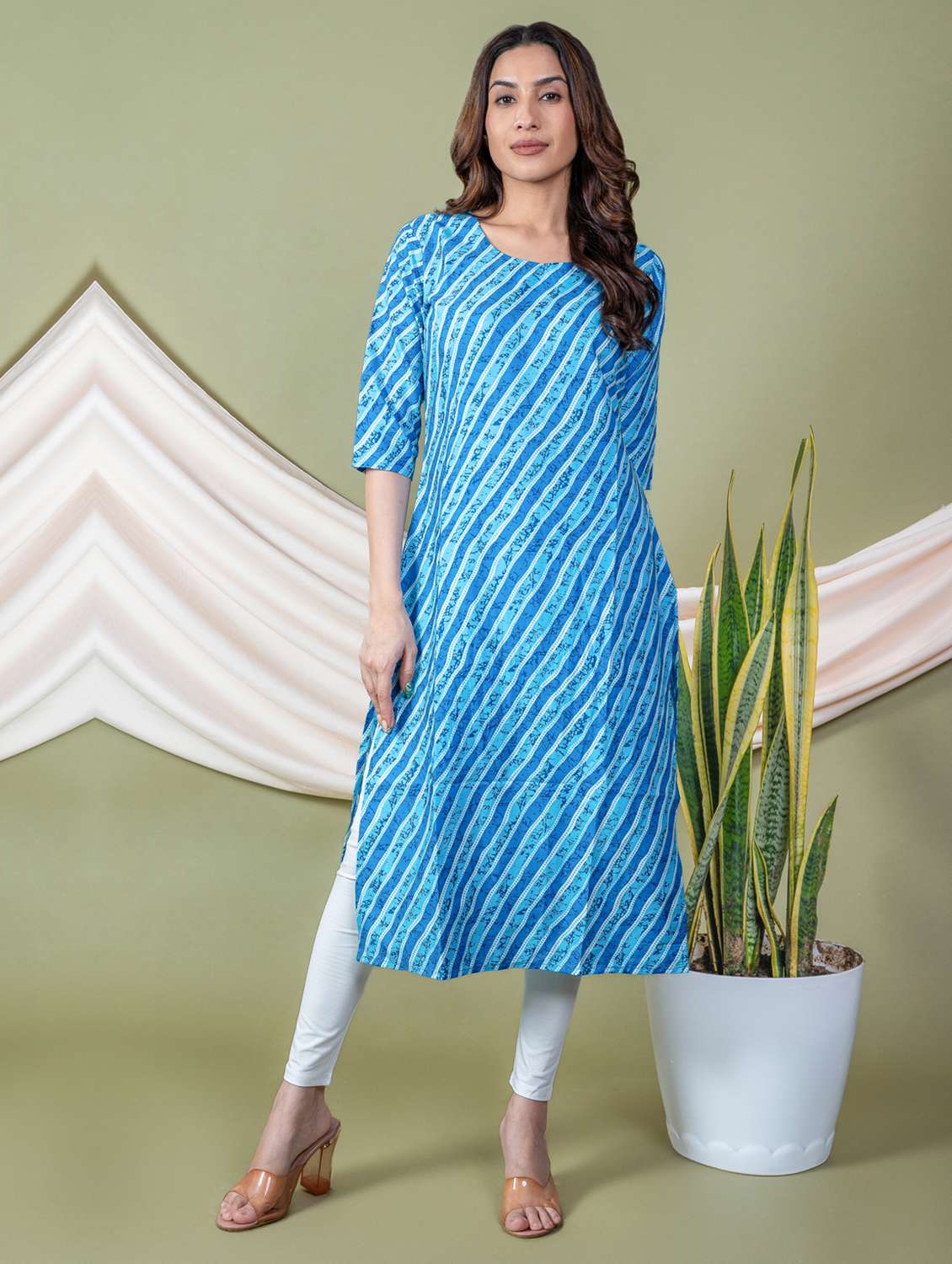 women printed round neck straight kurta