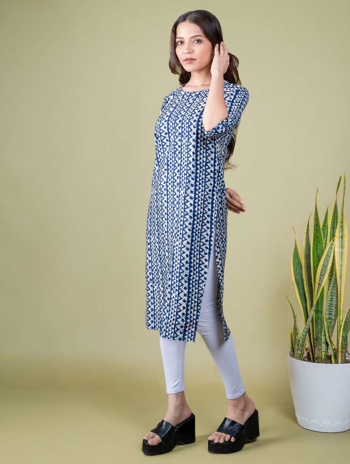 women printed round neck straight kurta - 22505366 -  Standard Image - 3