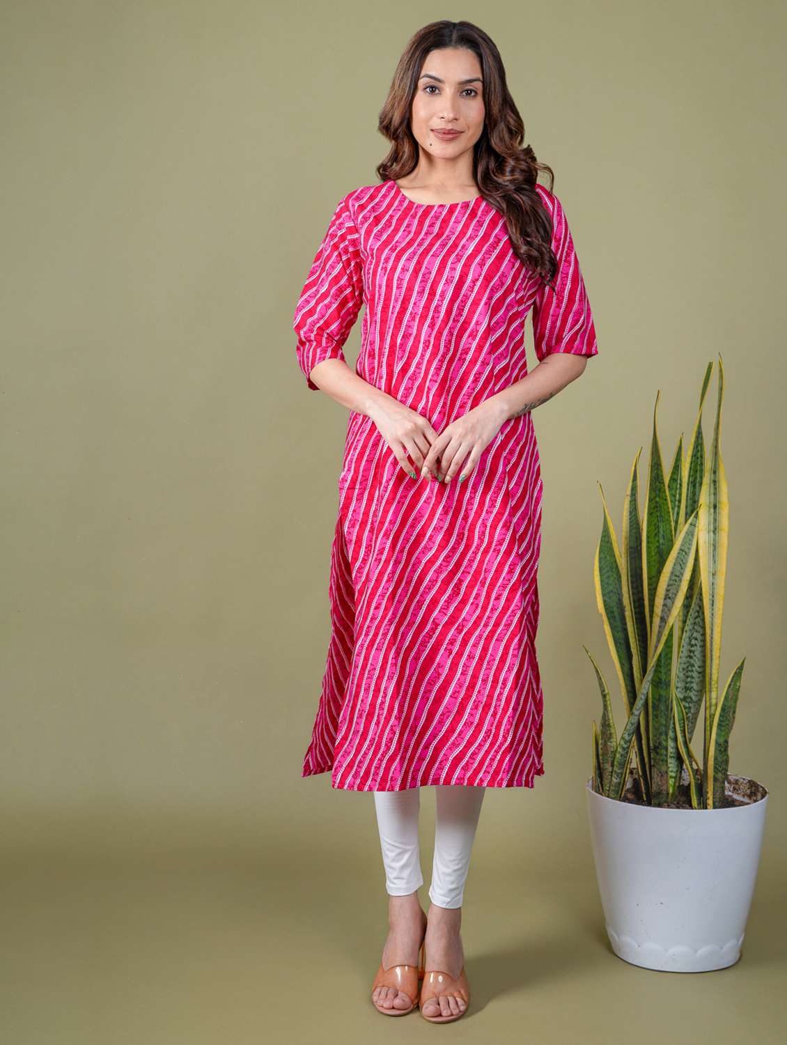 women printed round neck straight kurta