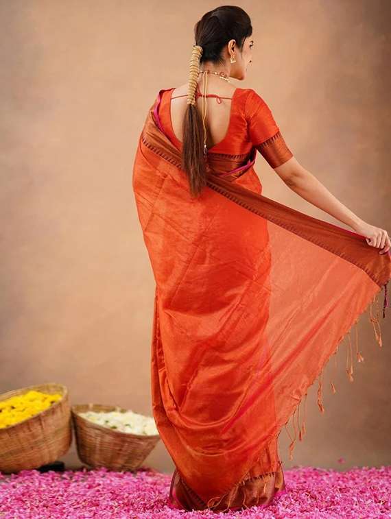 women solid with bordered saree with blouse - 22505406 -  Standard Image - 3