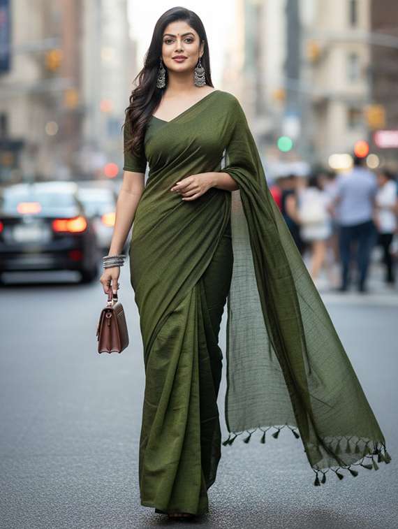women solid handloom saree with blouse
