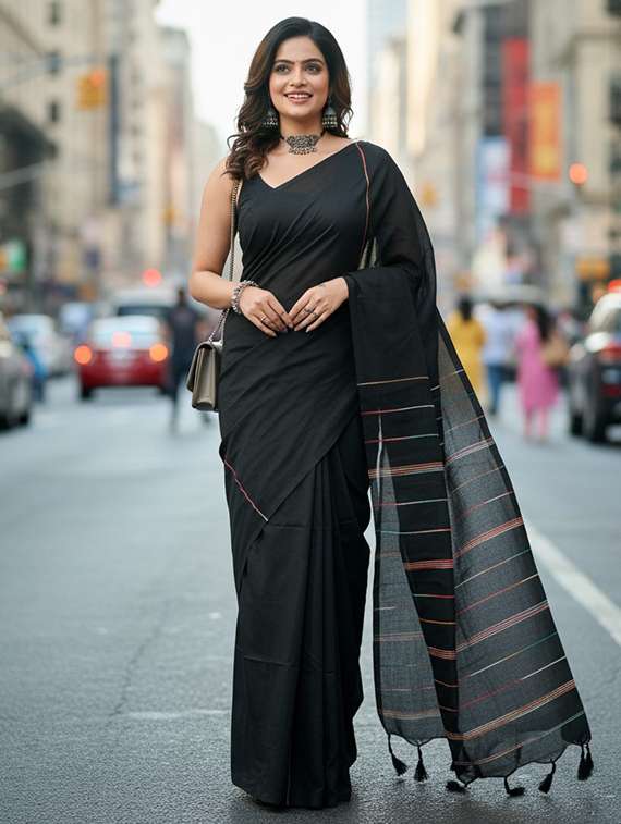 women striped handloom saree with blouse