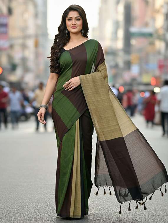 women striped handloom saree with blouse