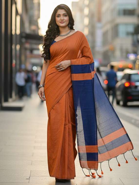 women solid handloom saree with blouse