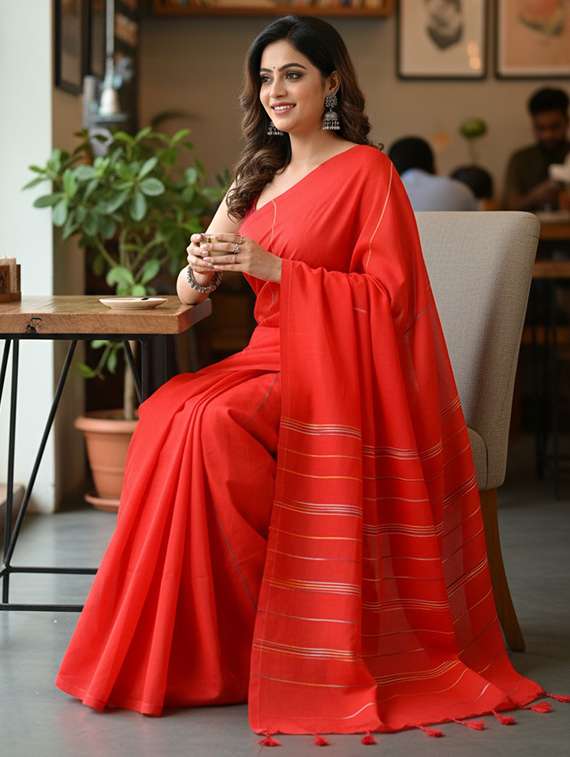 women self design handloom saree with blouse - 22505529 -  Standard Image - 3